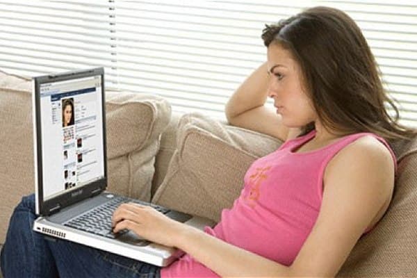 元カレ（カノ）のフェイスブックをこっそり入ってみたところ、世界中の女性（男性）アイドルやモデルの写真しかない。どう思いますか？