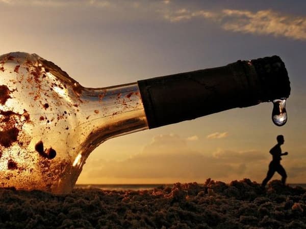 この写真は、果たして原本でしょうか？修正された写真でしょうか？