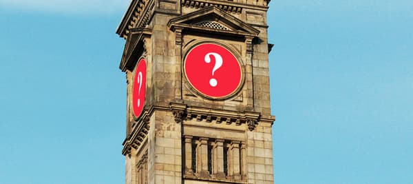 森の中の高い塔にある時計は、何時をさしていますか？